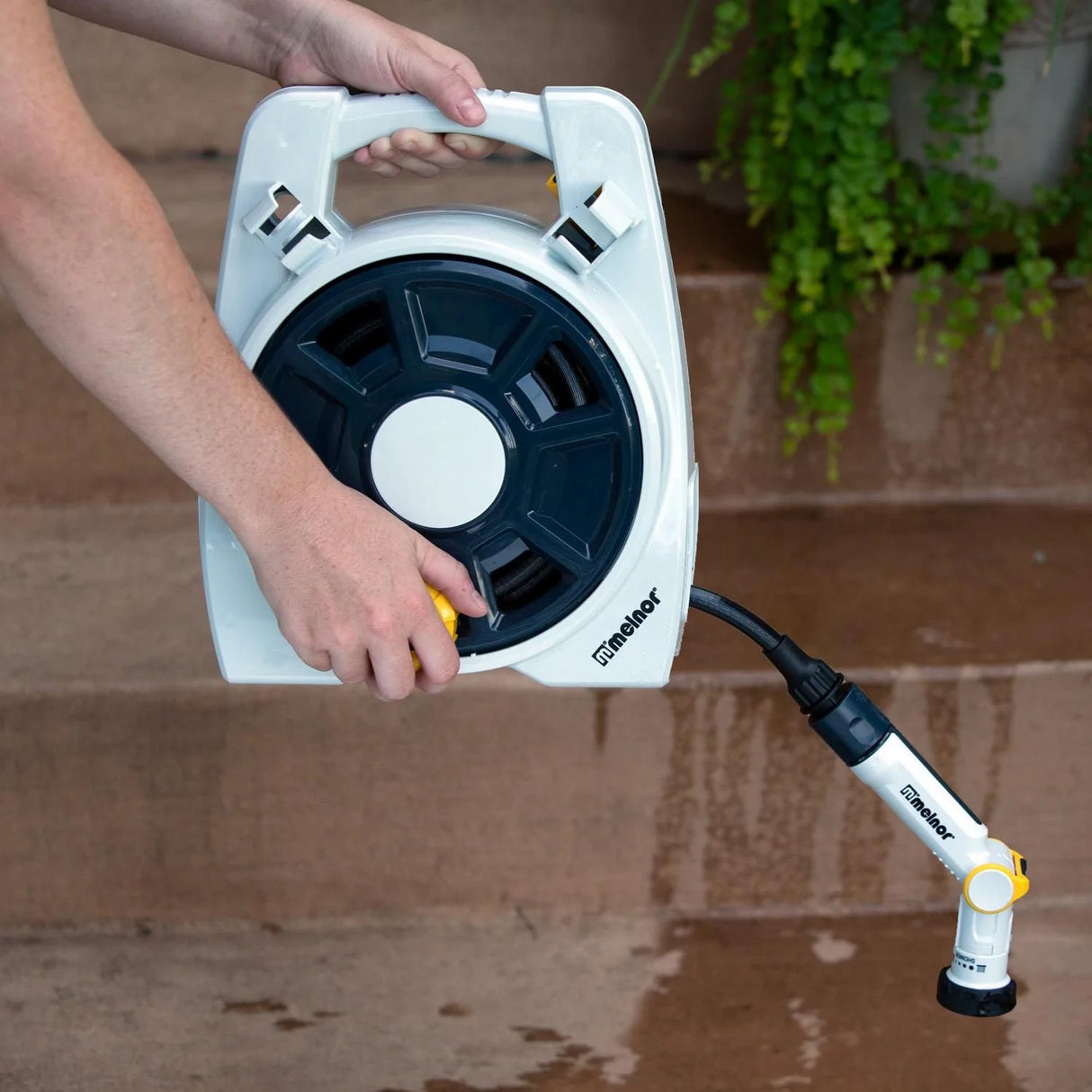 Lightweight and portable, mini hose reel - Melnor (USA)